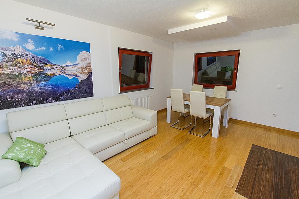 Apartments Bohinjskih 7 Стая снимка